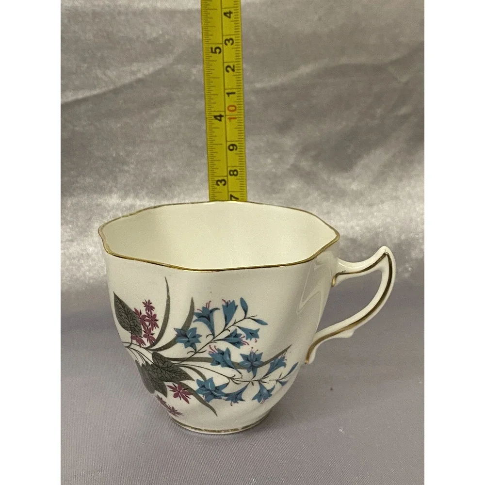 VNTG 1960's Crown Mark bone china floral Tea cup & saucer Set England PreOwned